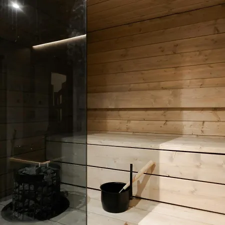 Spacious For 9 With Sauna